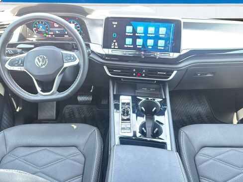 Used 2024 Volkswagen Atlas Cross Sport SE AWD/4WD image 11