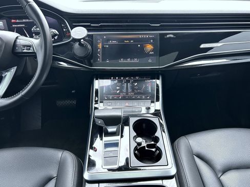 Used 2019 Audi Q8 Premium Plus AWD/4WD image 12