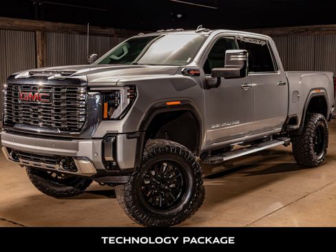 Used 2025 GMC Sierra 3500 Denali w/ Denali Reserve Package image 5