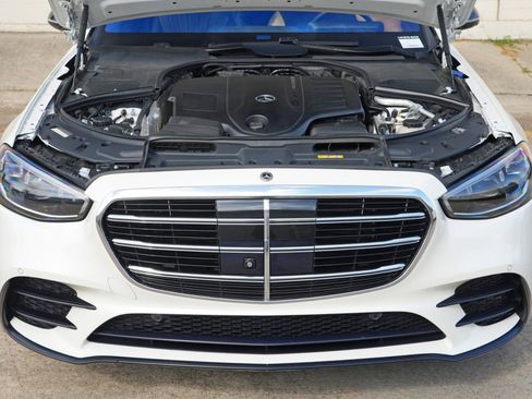 Used 2022 Mercedes-Benz S 500 4MATIC w/ AMG Line Package image 8