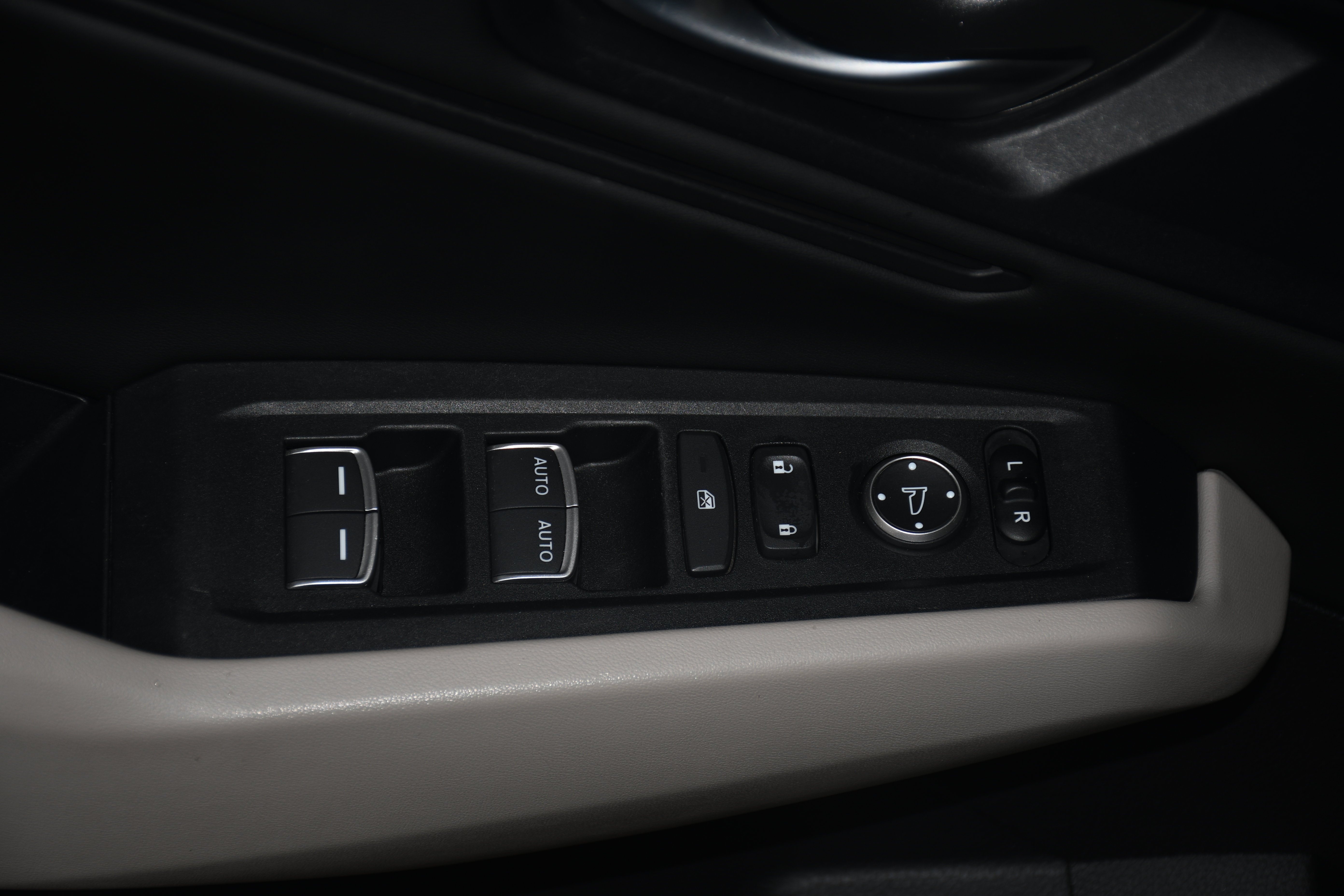 Used 2025 Honda Accord SE image 11