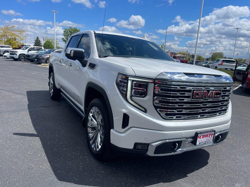 Used 2023 GMC Sierra 1500 Denali AWD/4WD image 2