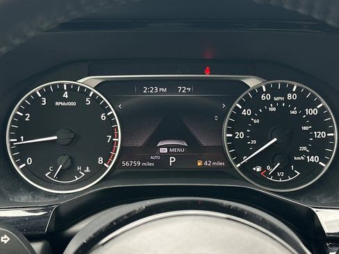 Used 2022 Nissan Pathfinder SV image 29