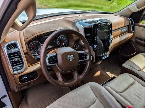 Used 2020 RAM 1500 Laramie AWD/4WD image 19