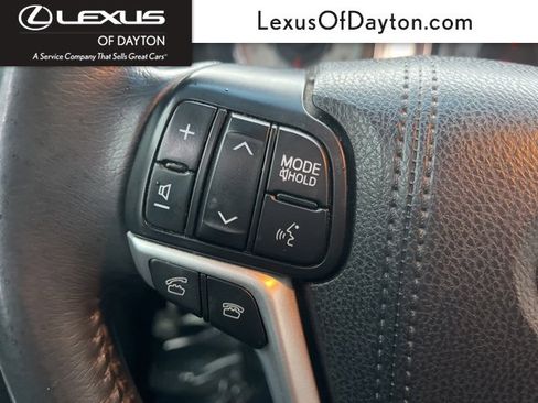 Used 2016 Toyota Sienna L image 23