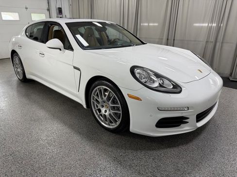 Used 2016 Porsche Panamera Edition image 3