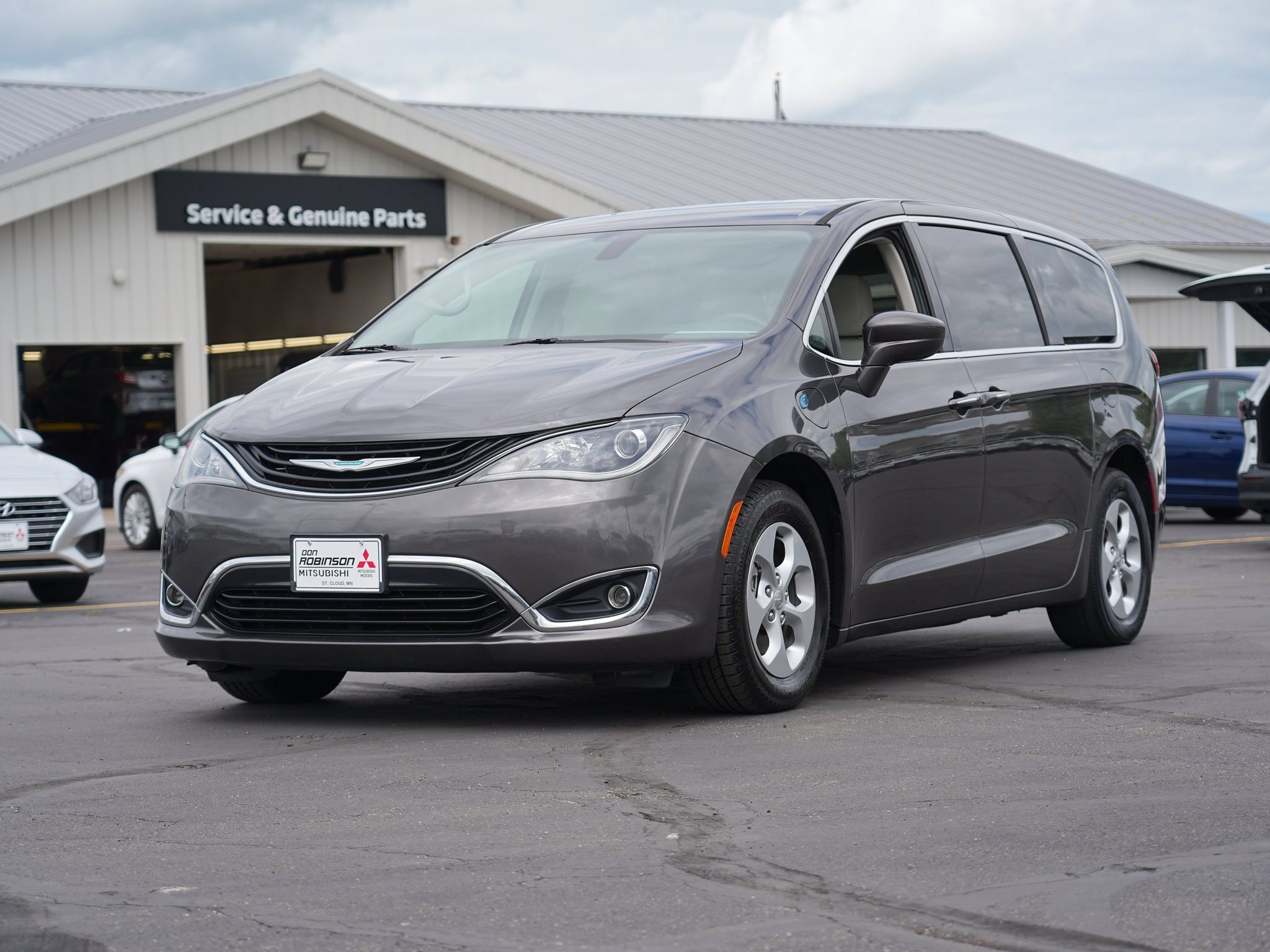 Used 2017 Chrysler Pacifica Touring Plus FWD image 8