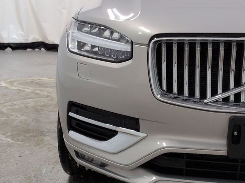 Used 2024 Volvo XC90 B5 Plus image 11