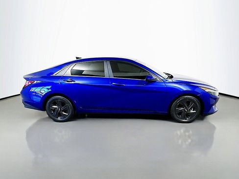 Used 2022 Hyundai Elantra SEL w/ Convenience Package image 8