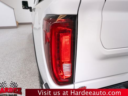 Used 2022 GMC Sierra 2500 AT4 w/ AT4 Preferred Package image 9