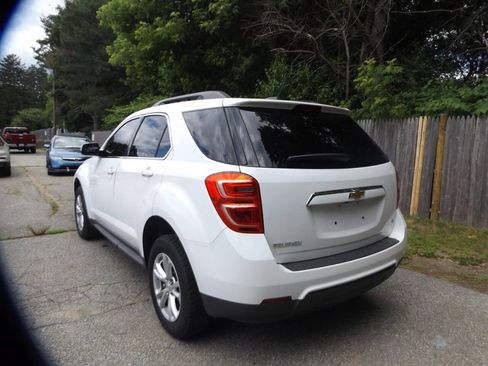 Used 2017 Chevrolet Equinox LT w/ Convenience Package FWD image 3