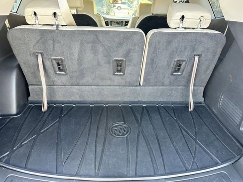 Used 2019 Buick Enclave Essence image 9