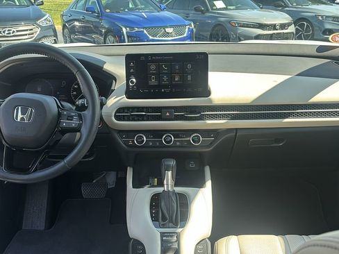 Used 2024 Honda HR-V EX-L image 12