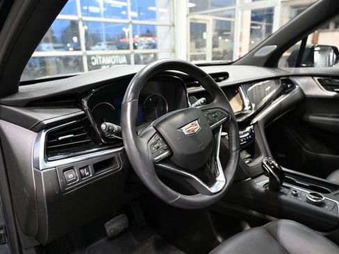 Used 2025 Cadillac XT6 Premium Luxury image 24