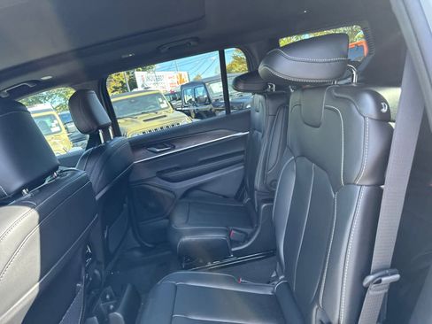 New 2025 Jeep Grand Cherokee L Limited w/ Black Appearance Package image 32