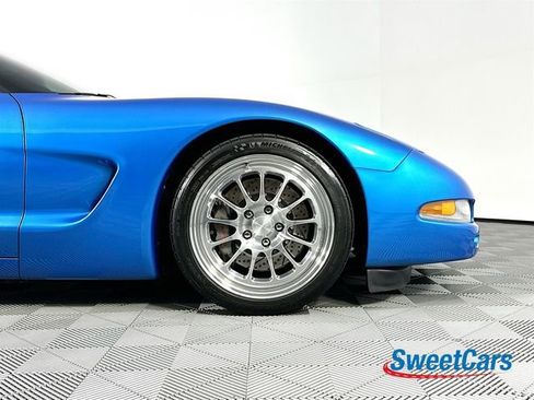 Used 1999 Chevrolet Corvette Coupe RWD image 35