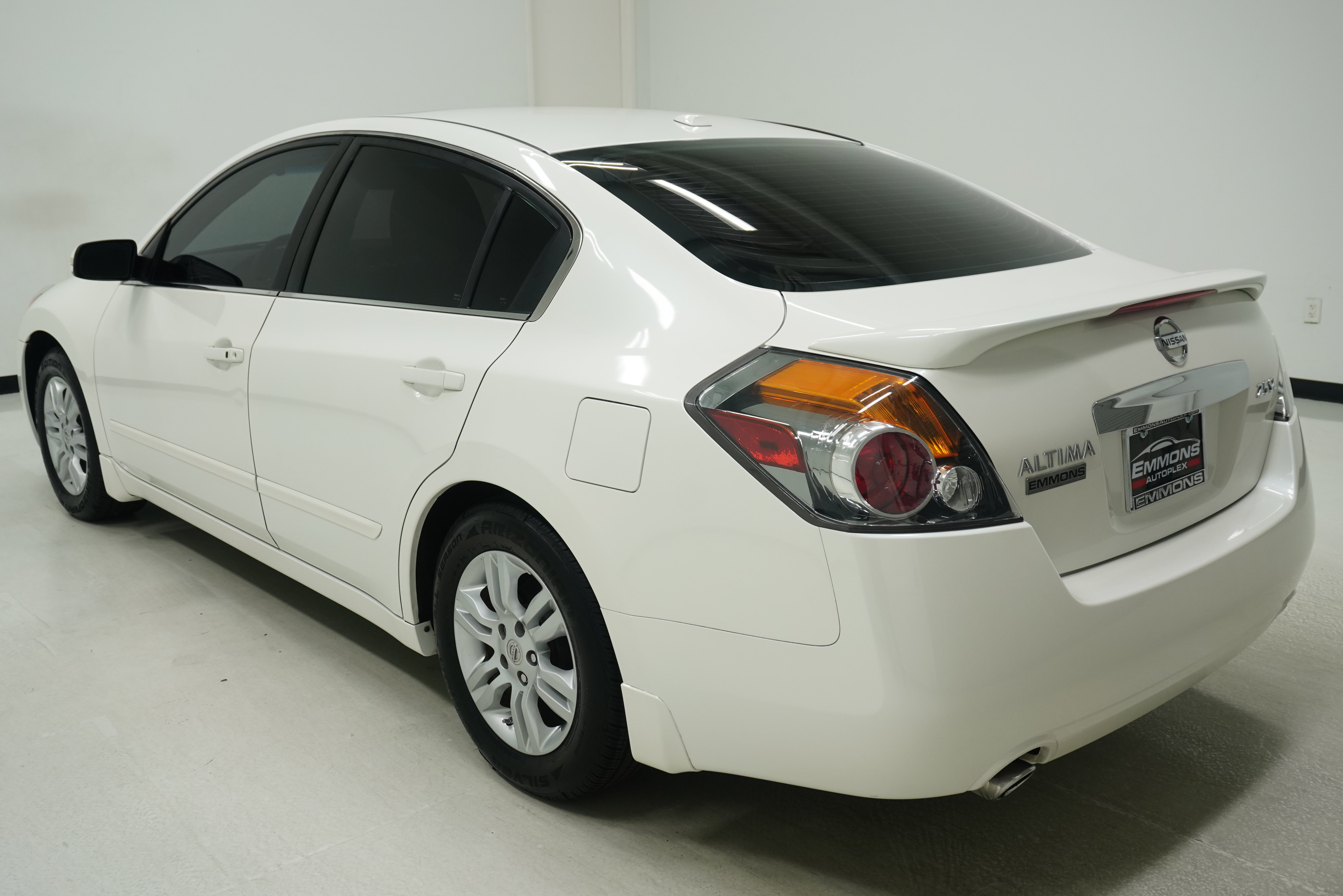 Used 2011 Nissan Altima 2.5 SL w/ Technology Pkg FWD image 6