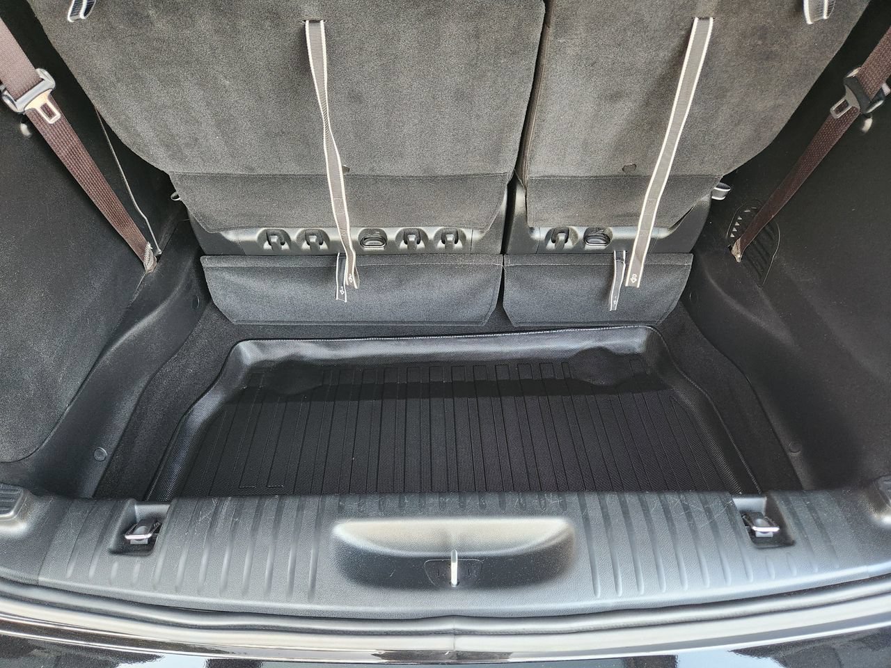 Used 2025 Chrysler Pacifica Limited FWD image 32