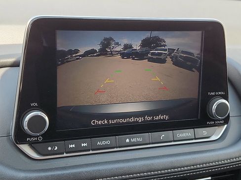 Used 2025 Nissan Rogue SV AWD/4WD image 18