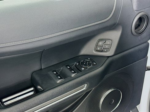 Used 2024 Ford Expedition XLT image 15