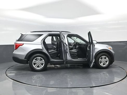 Certified 2024 Ford Explorer XLT w/ Equipment Group 202A AWD/4WD image 27