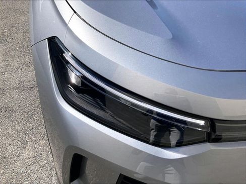 Certified 2025 Volkswagen Tiguan S FWD image 26