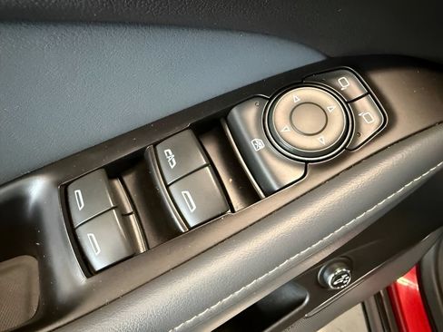 Used 2019 Buick Enclave Essence AWD/4WD image 23