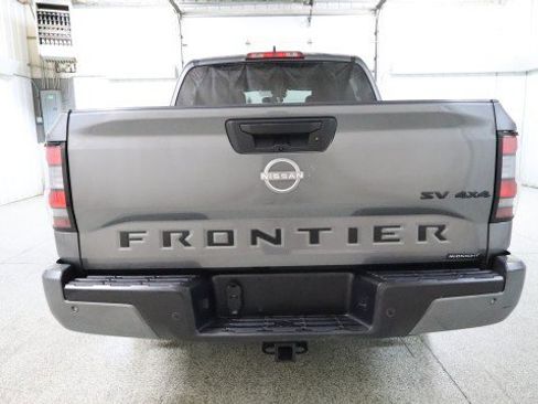 Used 2023 Nissan Frontier SV w/ Midnight Edition Package image 8