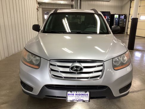 Used 2011 Hyundai Santa Fe GLS image 8