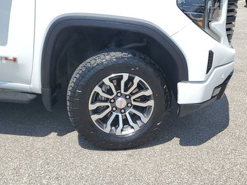 Used 2023 GMC Sierra 1500 AT4 w/ AT4 Premium Package AWD/4WD image 6