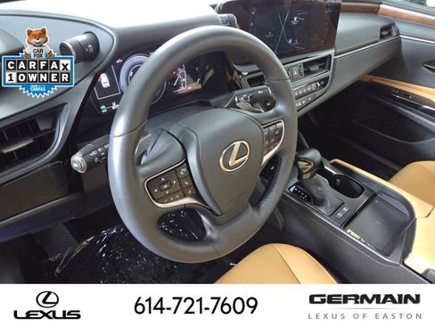 Certified 2025 Lexus ES 300h w/ Premium Package FWD image 17