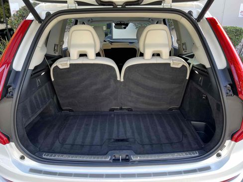 Used 2022 Volvo XC90 T6 Momentum w/ Advanced Package AWD/4WD image 41