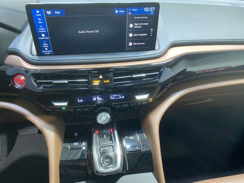 Used 2025 Acura MDX SH-AWD w/ Technology Package image 16