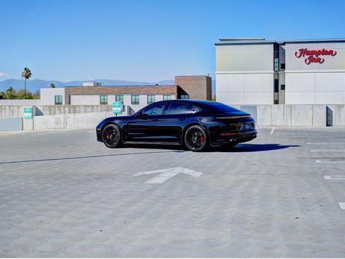 Used 2026 Porsche Panamera GTS AWD/4WD image 3