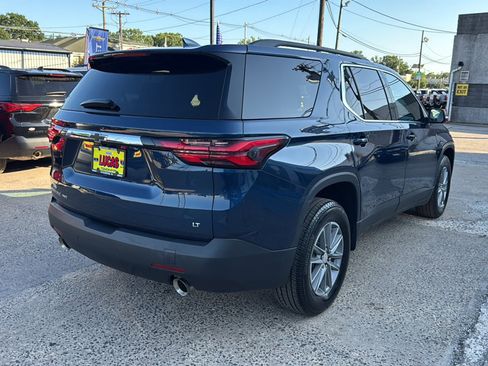 Used 2023 Chevrolet Traverse LT AWD/4WD image 5