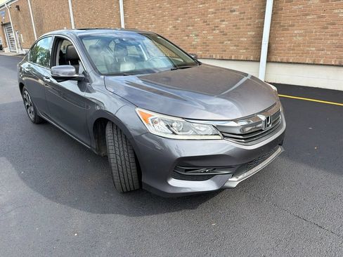Used 2017 Honda Accord EX-L image 4