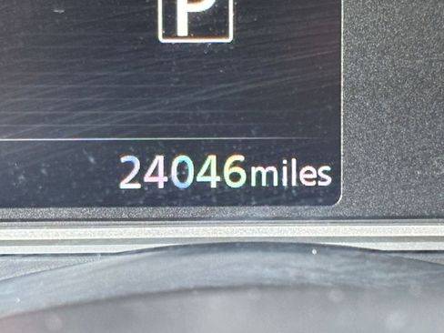 Used 2025 Nissan Versa SV FWD image 38