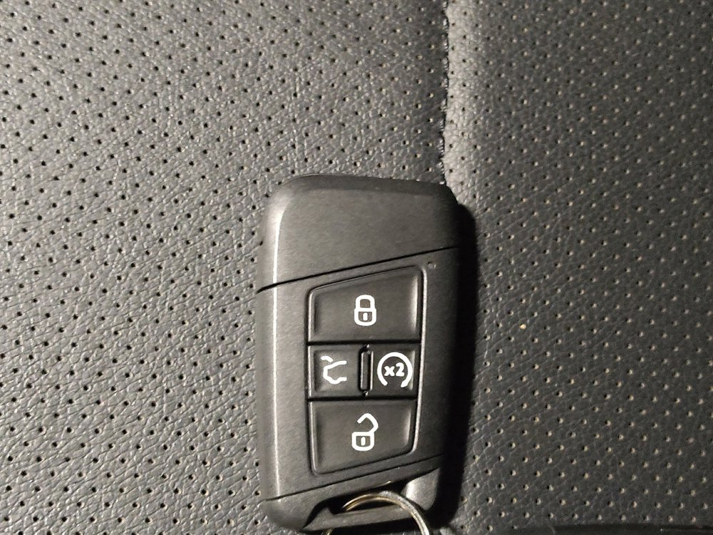 Used 2023 Volkswagen Jetta SEL FWD image 32