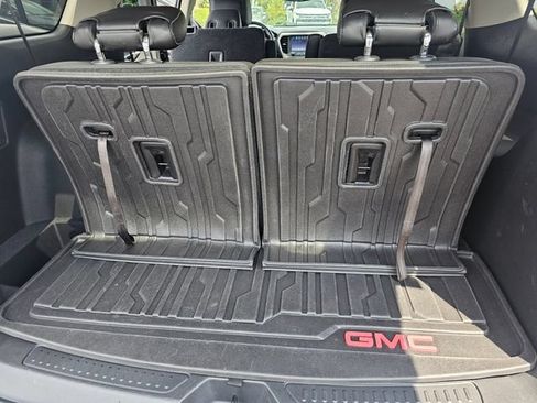 Used 2019 GMC Acadia Denali w/ Technology Package FWD image 15