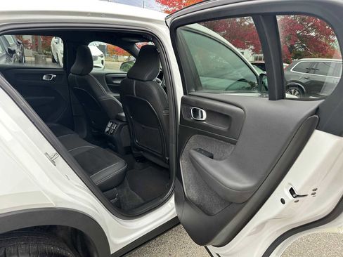 Certified 2023 Volvo C40 P8 Recharge Ultimate image 13