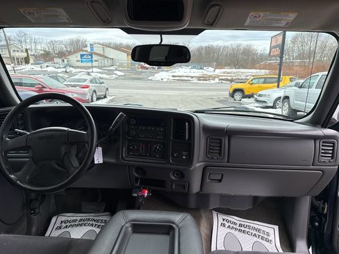 Used 2005 GMC Sierra 2500 SLE w/ Snow Plow Prep Package image 25