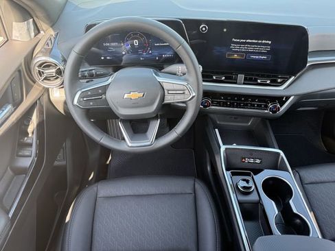 New 2026 Chevrolet Equinox LT w/ Convenience Package II image 11