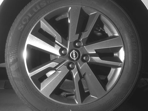 Used 2025 Nissan Versa SV image 15