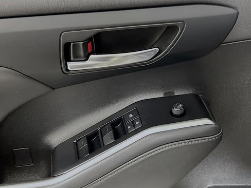 Used 2022 Toyota Highlander XSE image 17