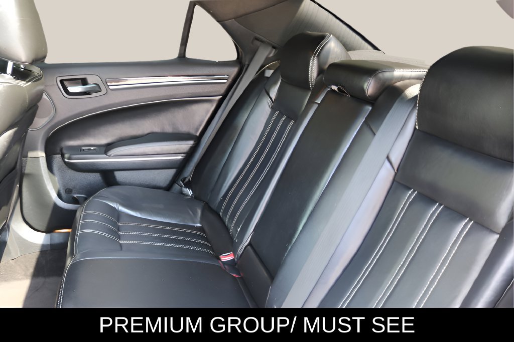 Used 2018 Chrysler 300 S w/ 300S Premium Group RWD image 14
