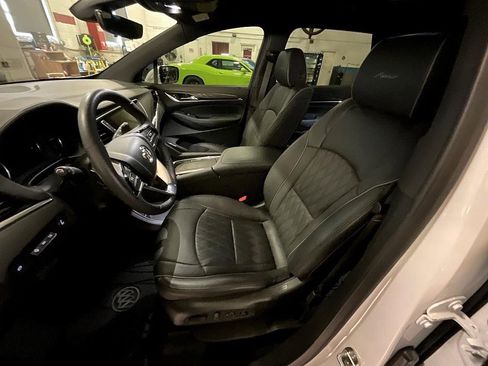 Used 2024 Buick Enclave Avenir image 3