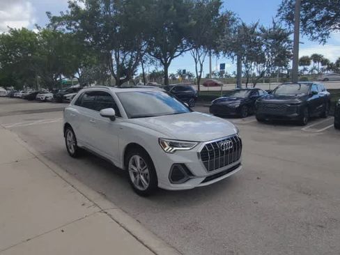 Certified 2024 Audi Q3 2.0T Premium Plus AWD/4WD image 2