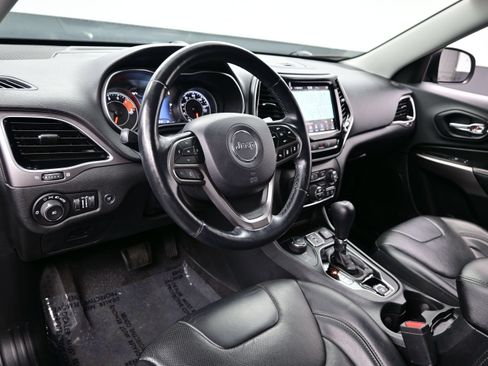 Used 2019 Jeep Cherokee Limited w/ Luxury Group AWD/4WD image 13