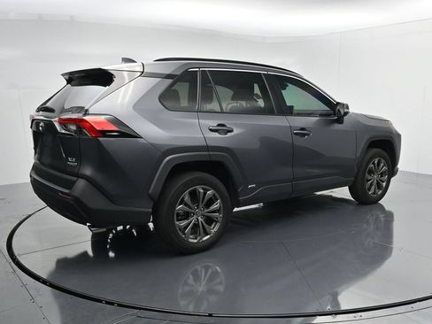 Used 2022 Toyota RAV4 XLE Premium AWD/4WD image 8