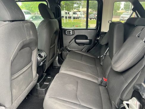 Used 2023 Jeep Wrangler Unlimited w/ Cold Weather Group AWD/4WD image 18